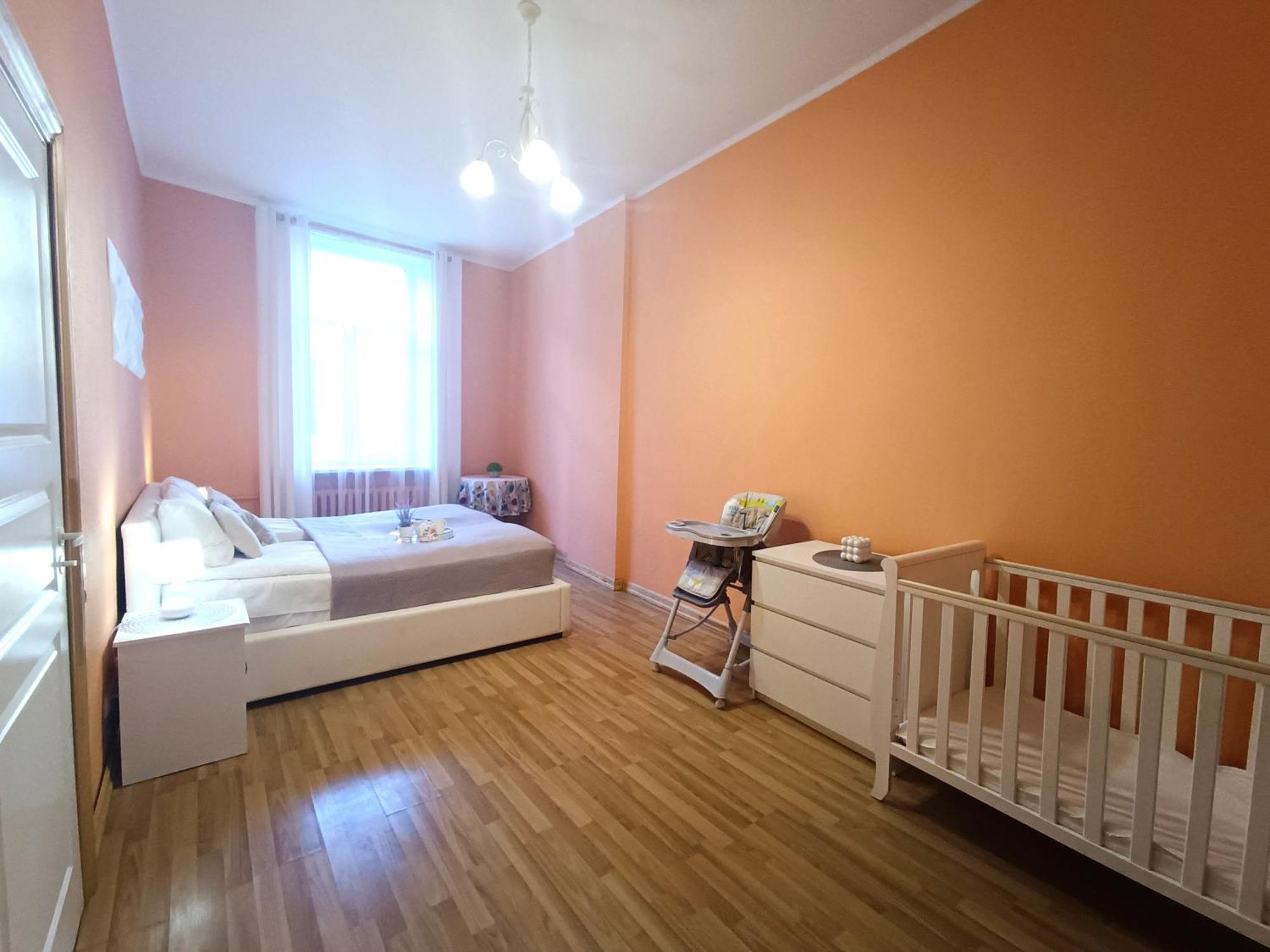 Spacious Old Town Family Peachy 2 Bedrooms Apartment, Nearby The Riga Presidential Castle Exterior photo
